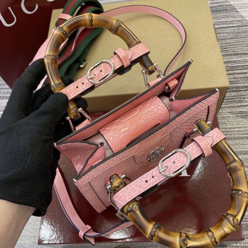 Gvc*1 tote bags